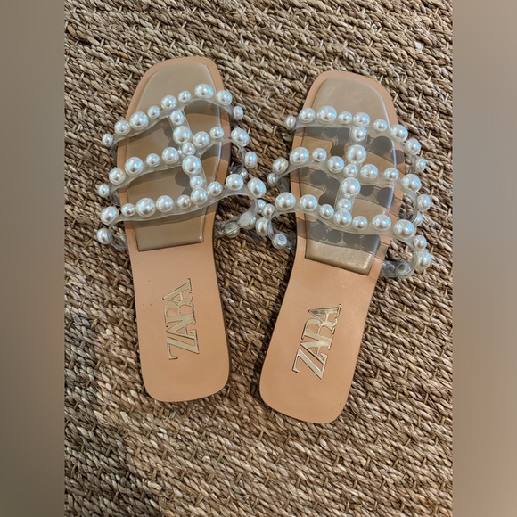 NWOT Zara Vinyl Pearl Flat Sandals Size 39 - Picture 6 of 11